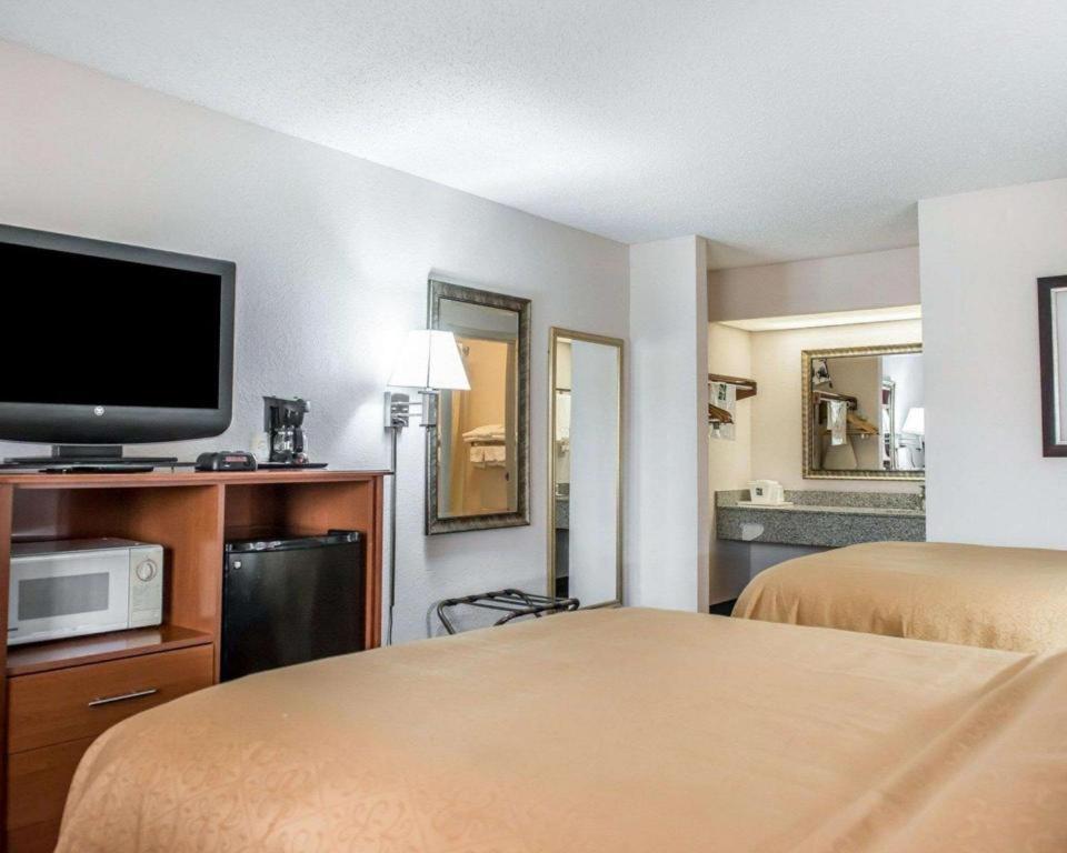Quality Inn Marianna Exterior photo