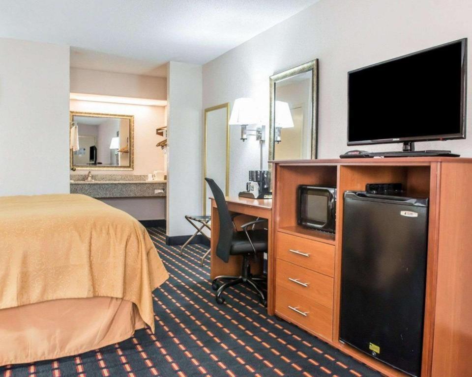 Quality Inn Marianna Exterior photo